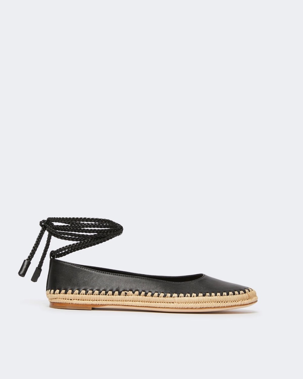 Bailarinas em napa e ráfia